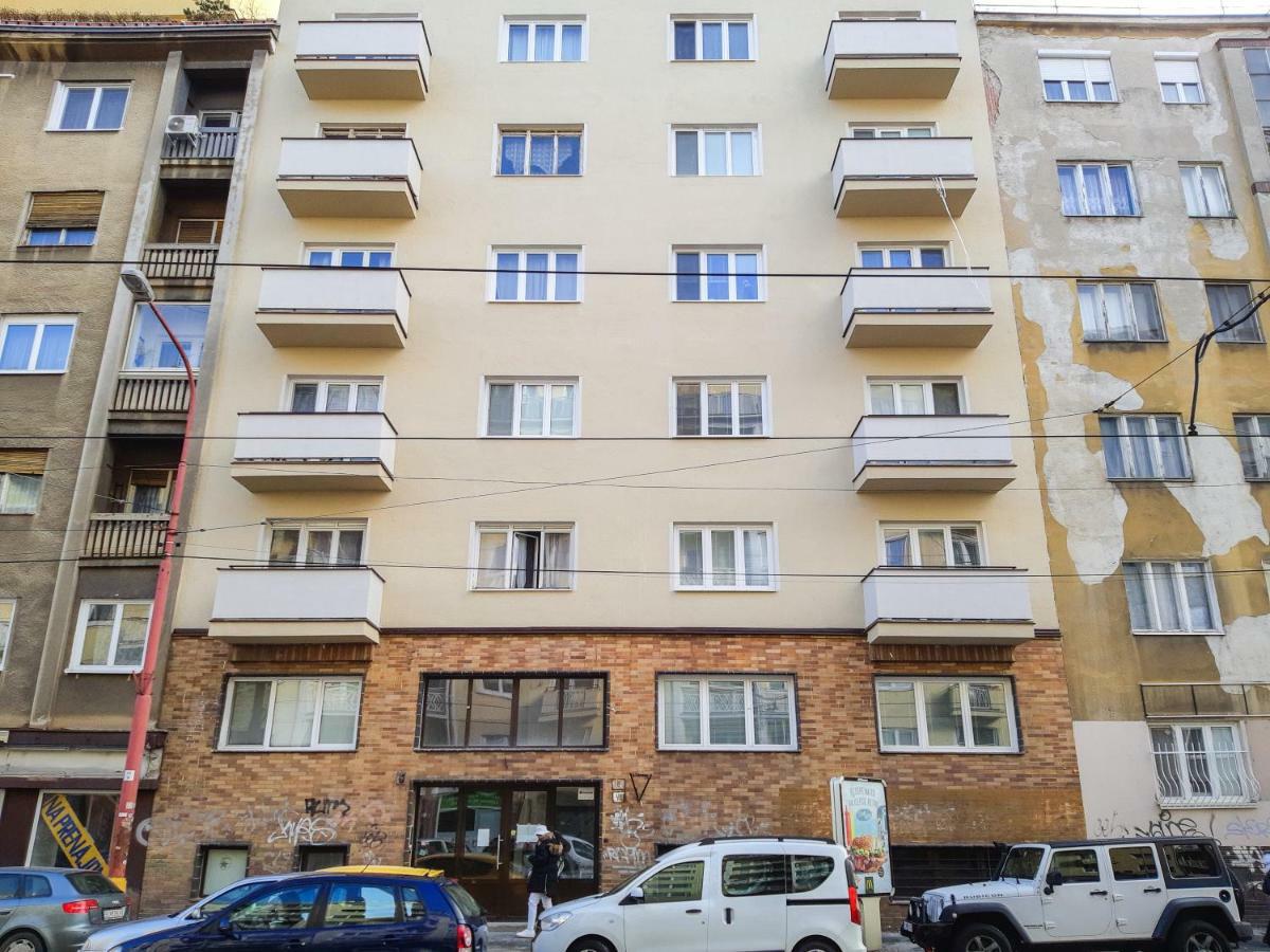 Central Apartments By Kovee Братислава Екстериор снимка